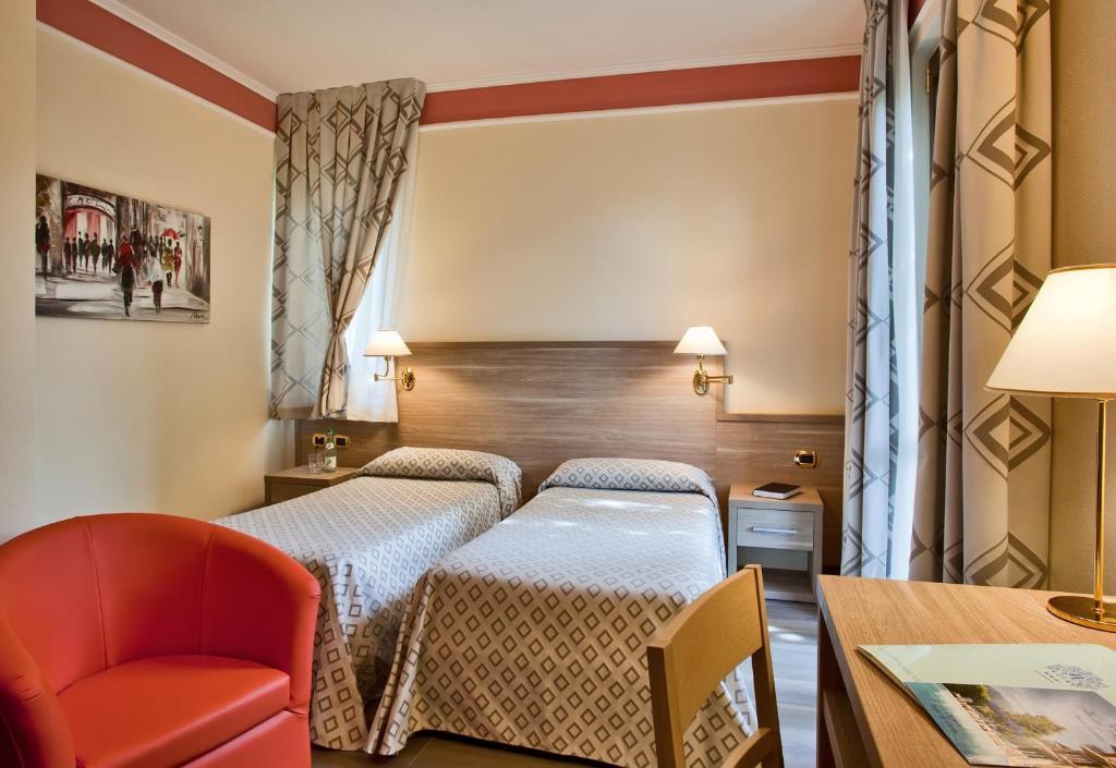 Hotel Astra Tignale Zimmer foto