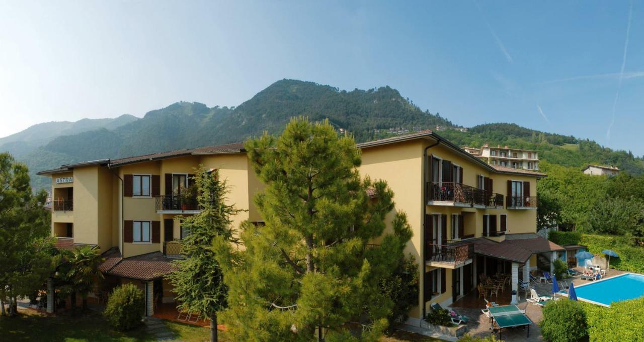 Hotel Astra Tignale Exterior foto